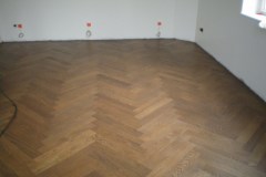 1_pose-de-parquet-chevron-mise-en-huile-teinte